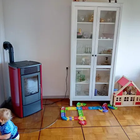 Ferienhaus-dreimueller-am-ursprung-des-eifelkrimis 別荘