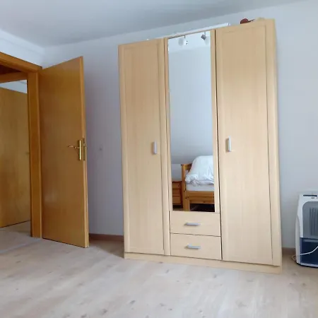 Ferienhaus-dreimueller-am-ursprung-des-eifelkrimis 別荘